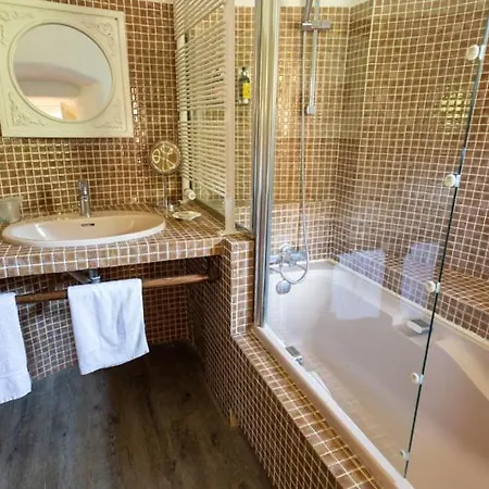 Hotel Chateau De - Chateauzen 4*